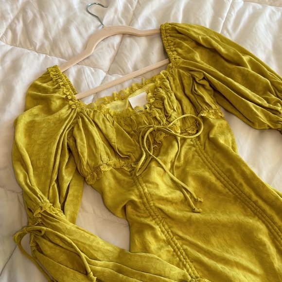 Lacy mini dress - Picture 2 of 2